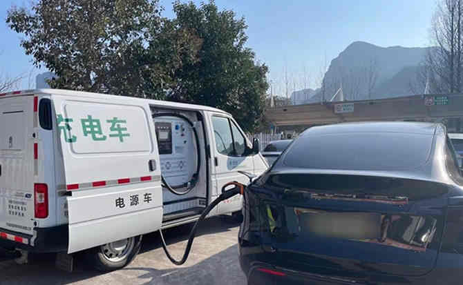 元阳汽车搭电
